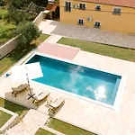Manda Skradin