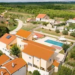 Villa Manda