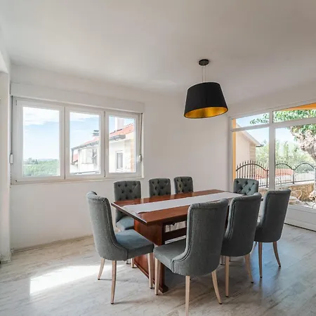Manda Villa *