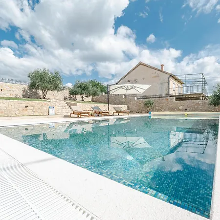 Manda Villa Skradin